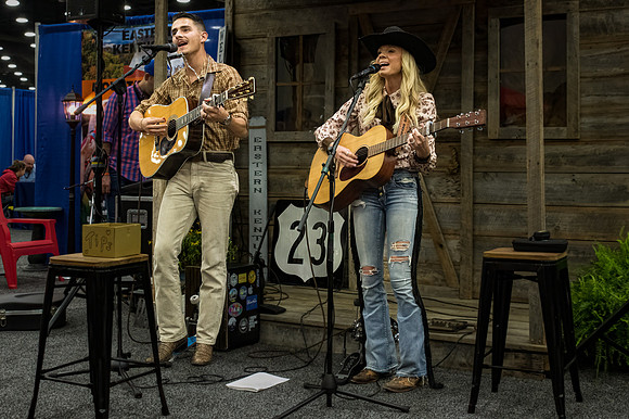 Connar Dale and Rachel Messer (1 of 21)