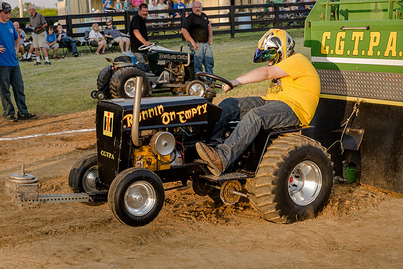 Waddy Ruritan lawn tractor pull 20150808-9108-2-2