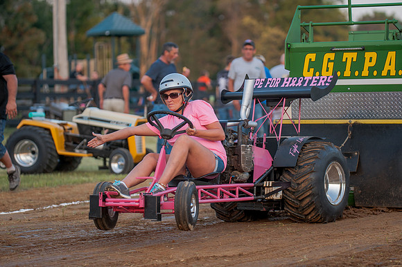 Waddy Ruritan lawn tractor pull 20150808-9167-3